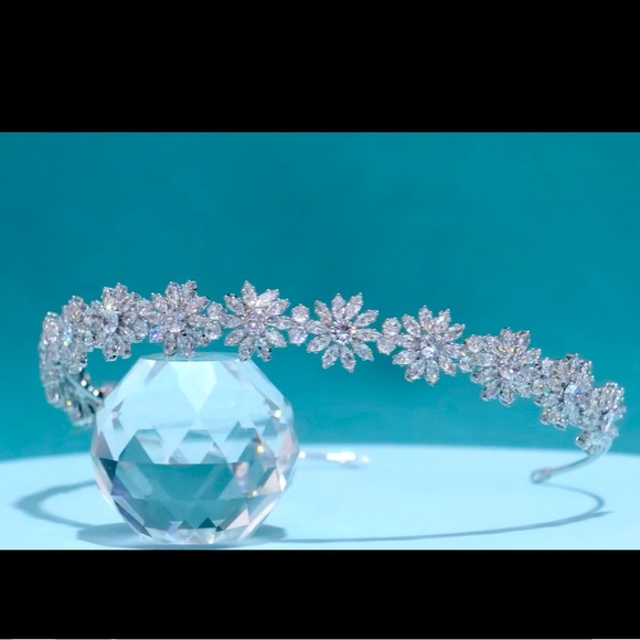 Floral Bridal Headpiece - Picture 1 of 2